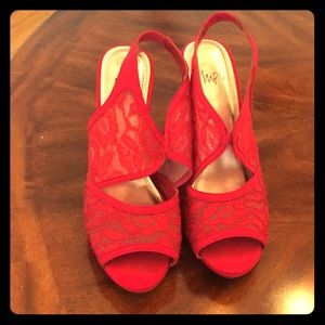 Red heals size 10